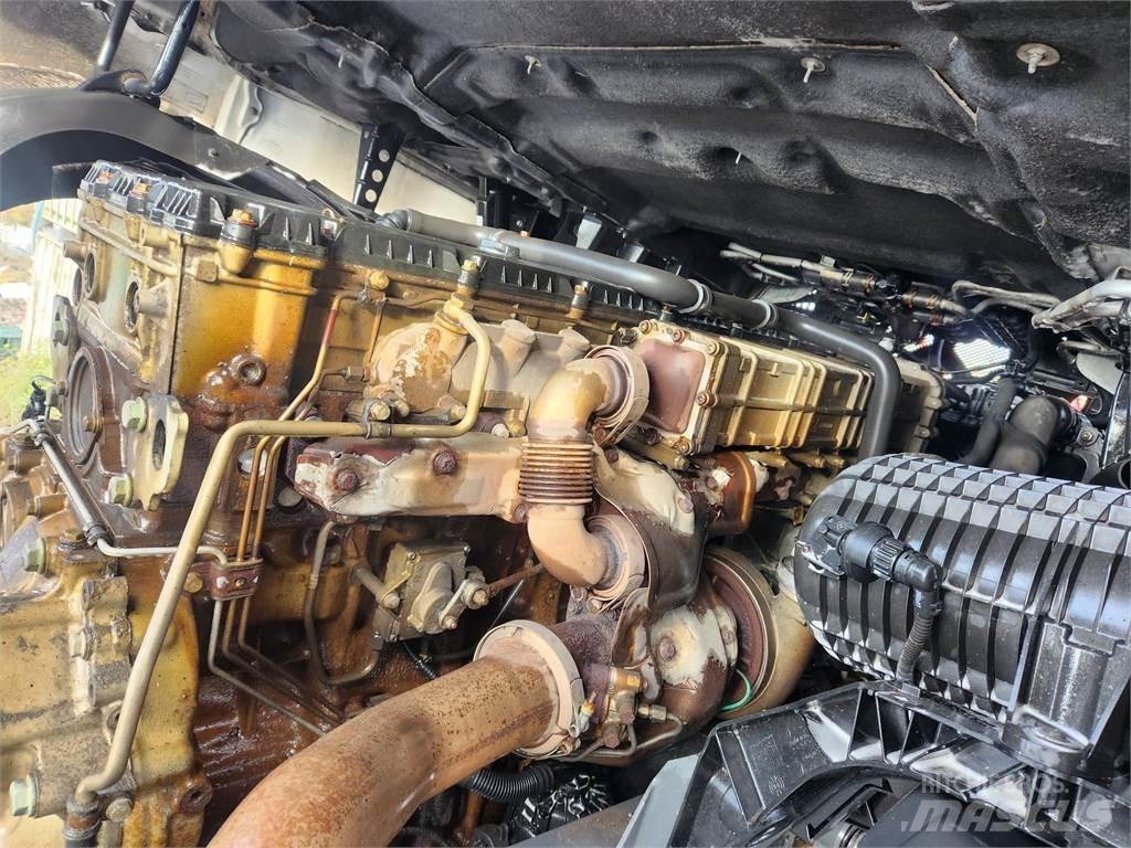 Mercedes-Benz ACTROS 2545 Sadulveokid