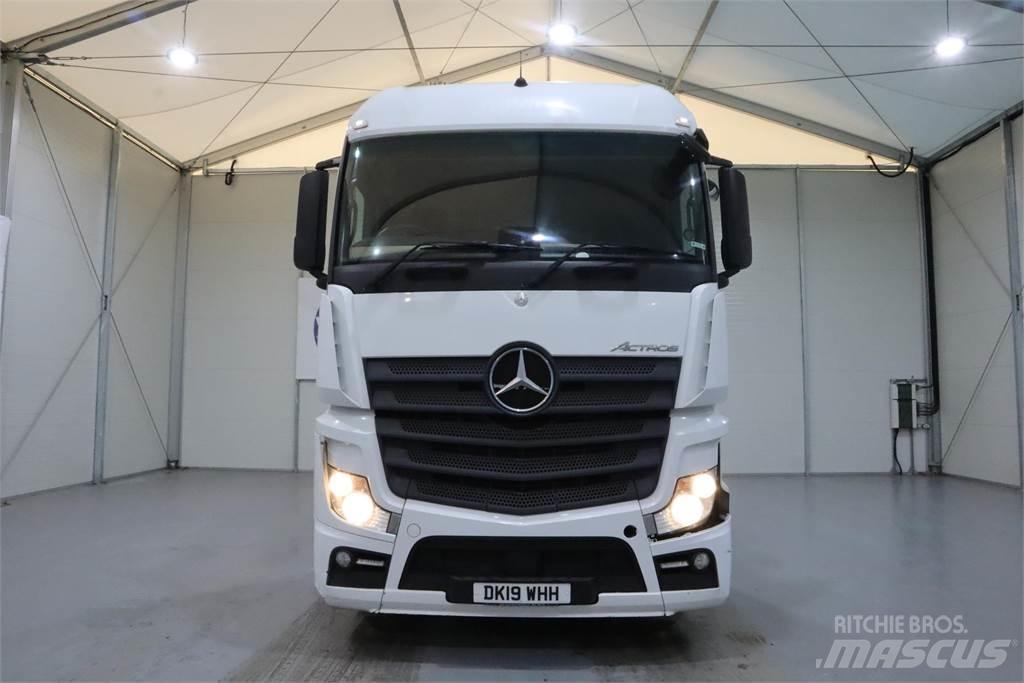 Mercedes-Benz ACTROS 2545 Sadulveokid