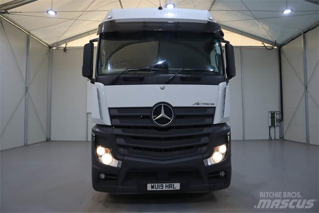 Mercedes-Benz ACTROS 2545 Sadulveokid