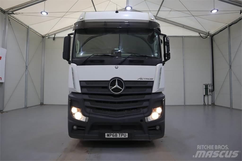 Mercedes-Benz ACTROS 2545 Sadulveokid