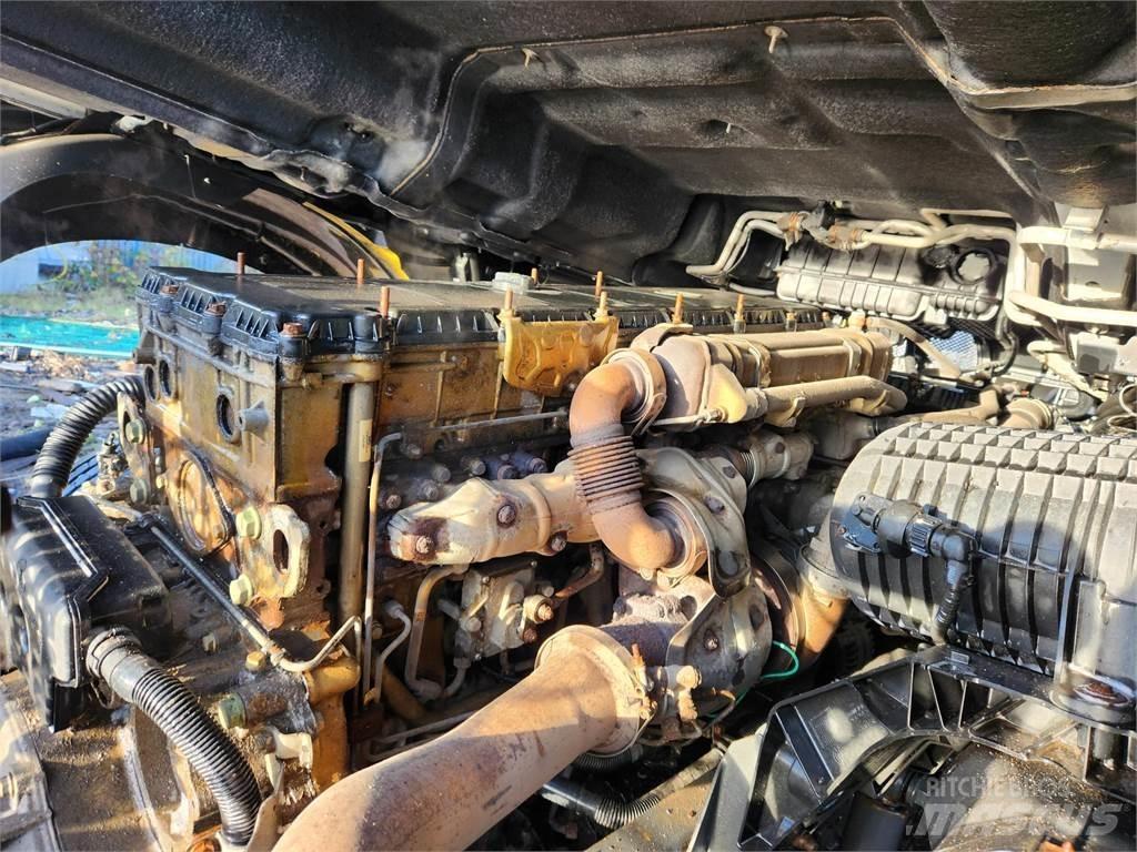 Mercedes-Benz ACTROS 2546 Sadulveokid