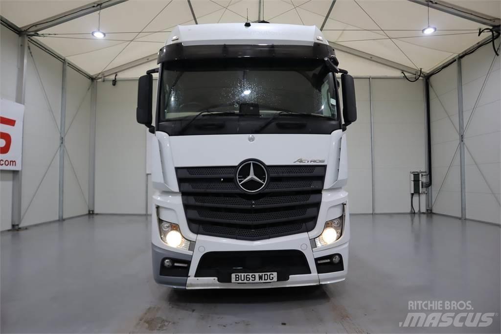 Mercedes-Benz ACTROS 2548 Sadulveokid