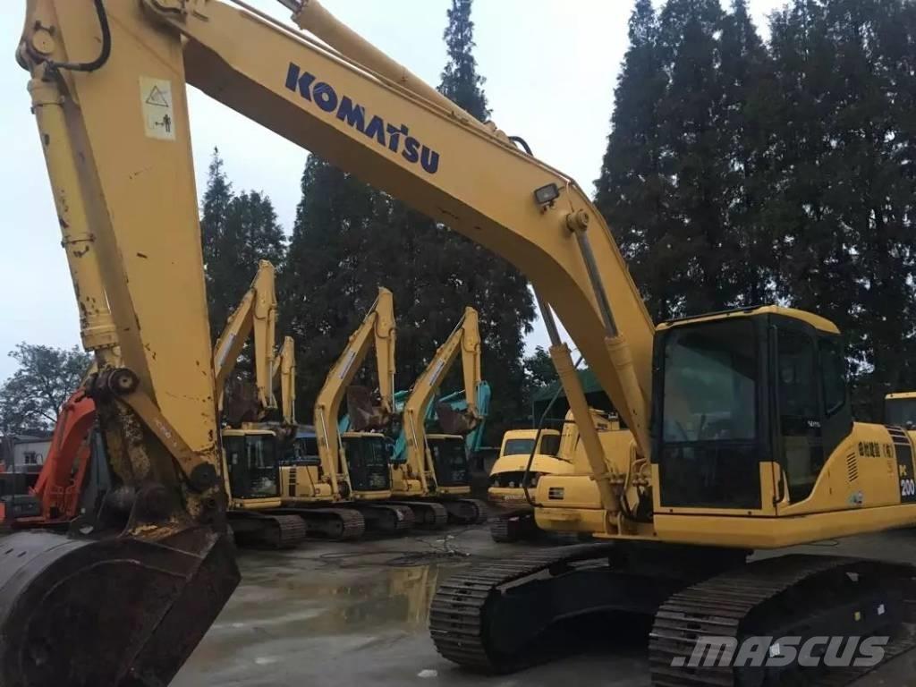 Komatsu PC 200-7 Roomikekskavaatorid