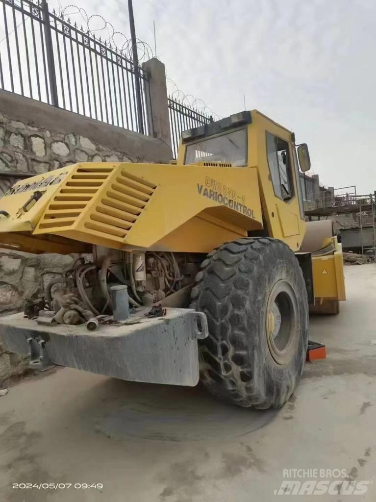 Bomag bw225d-3 Ühe trumliga rullid