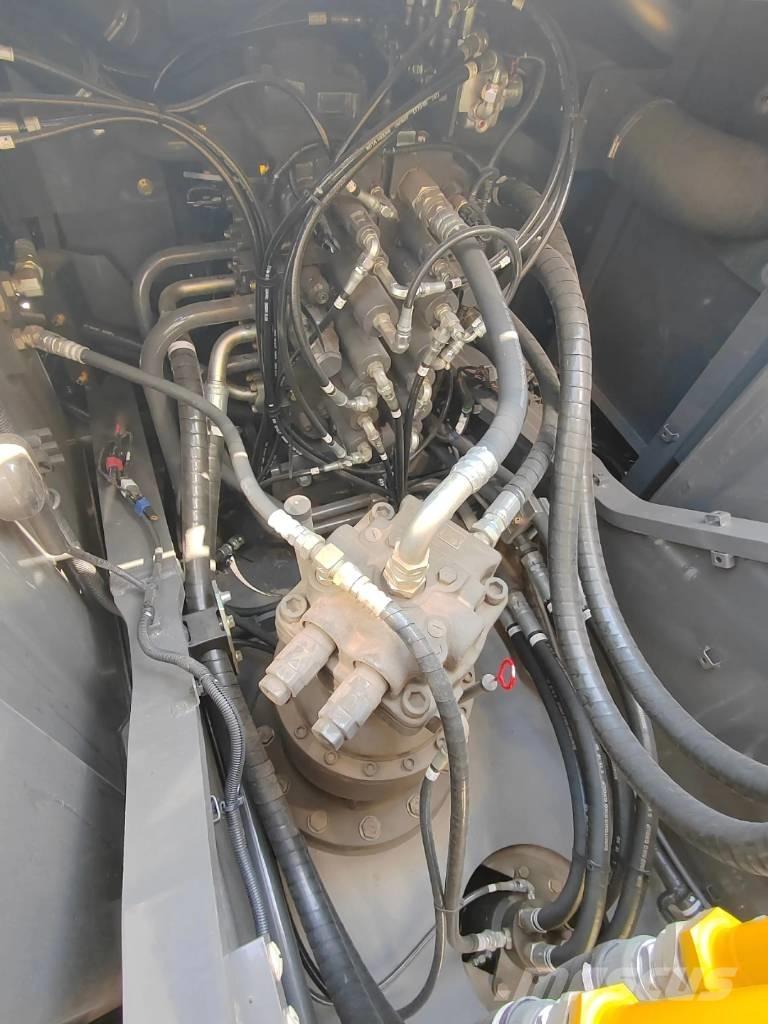 Sumitomo SH210 Roomikekskavaatorid