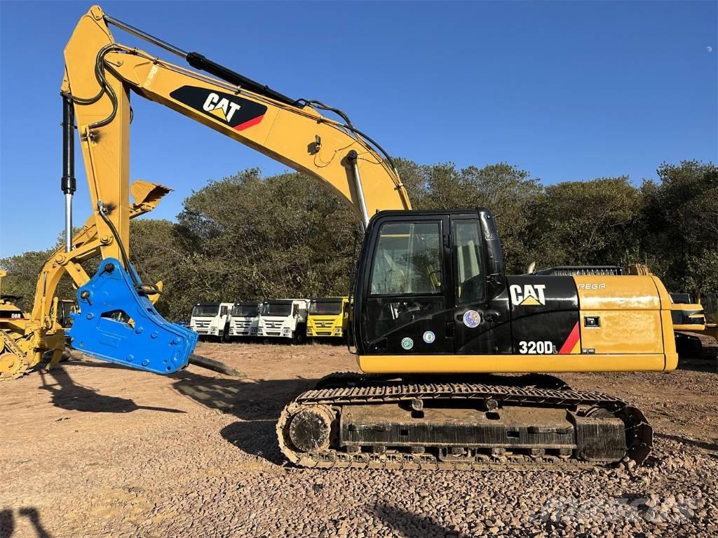 CAT 320 D L Roomikekskavaatorid