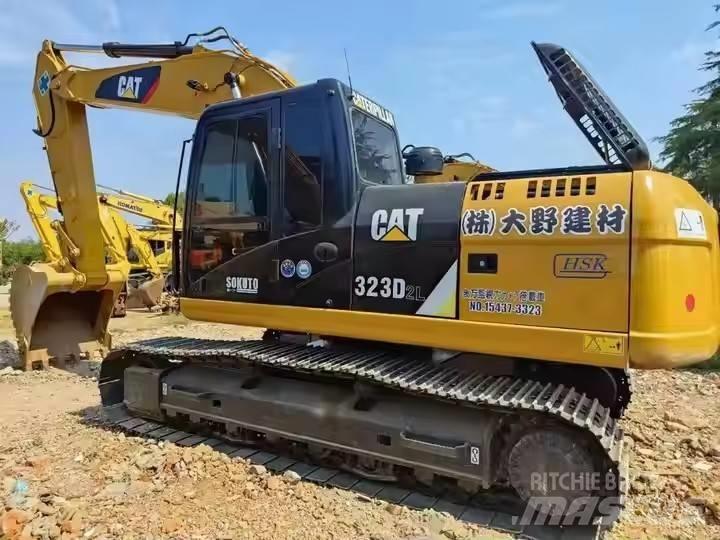CAT CAT323D2L Roomikekskavaatorid