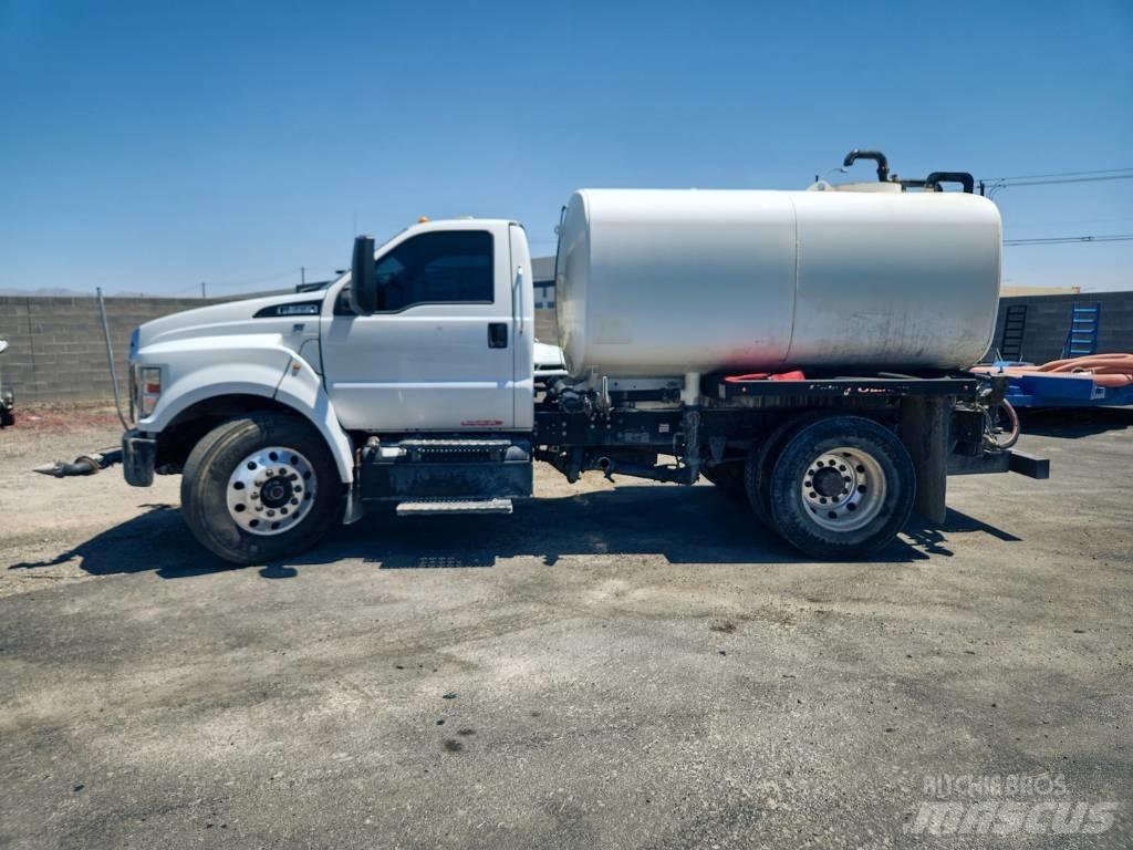 Ford F 650 SD Veepaagiga autod