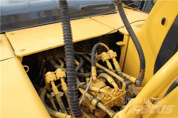 Komatsu PC 200-6 Roomikekskavaatorid