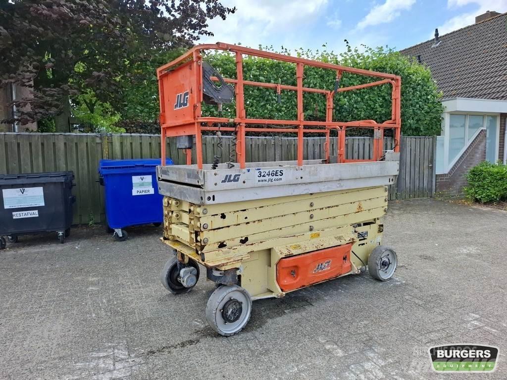 JLG 3246ES Käärtõstukid