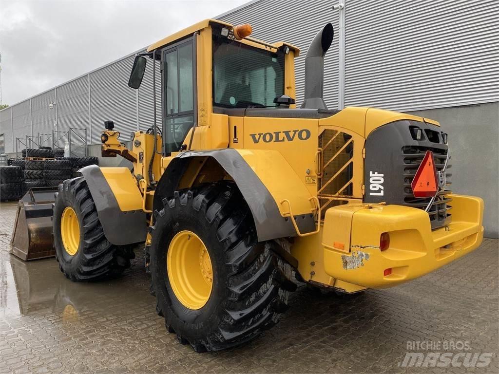 Volvo L90F Rataslaadurid