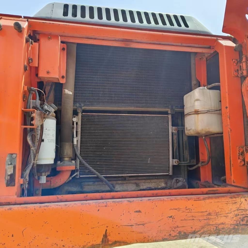 Doosan DX 300 LC Roomikekskavaatorid