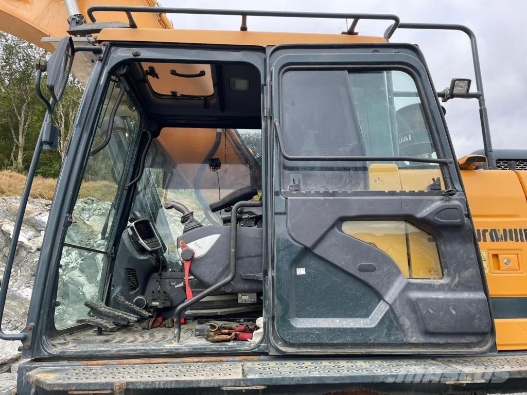 Hyundai HX 300 L Roomikekskavaatorid