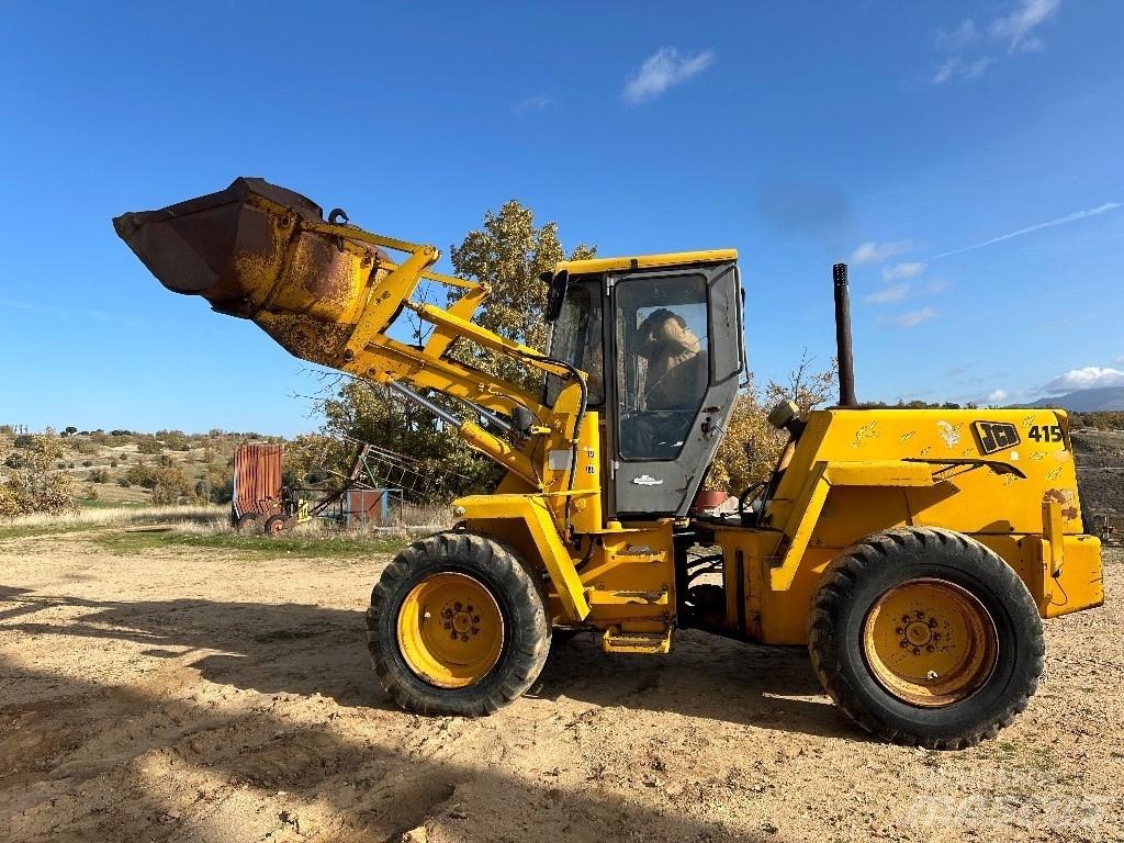 JCB 415 Rataslaadurid