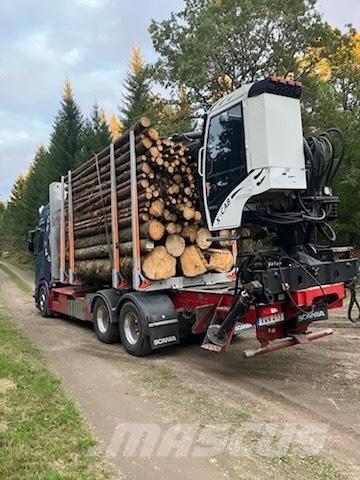 Scania R650B6X4NB Metsaveokid