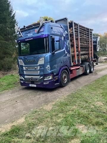 Scania R650B6X4NB Metsaveokid