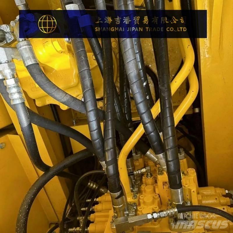 Komatsu PC 220 Roomikekskavaatorid