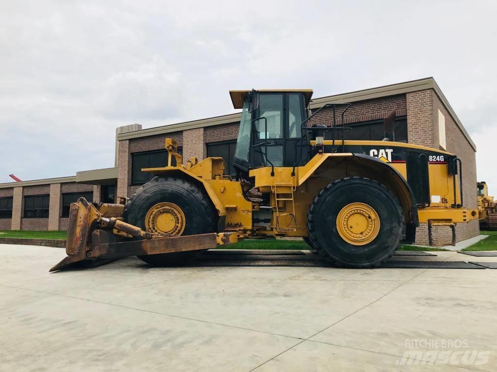 CAT 824 G Buldooserid