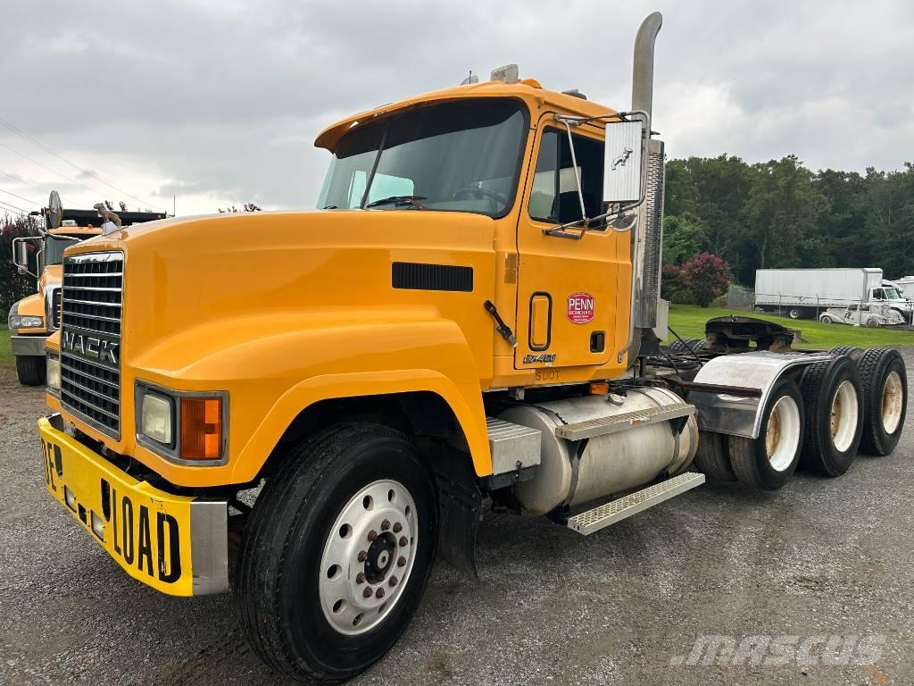 Mack CH 613 Sadulveokid