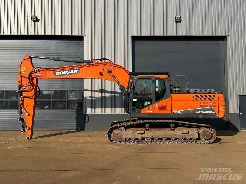 Doosan DX255NLC-5 Roomikekskavaatorid