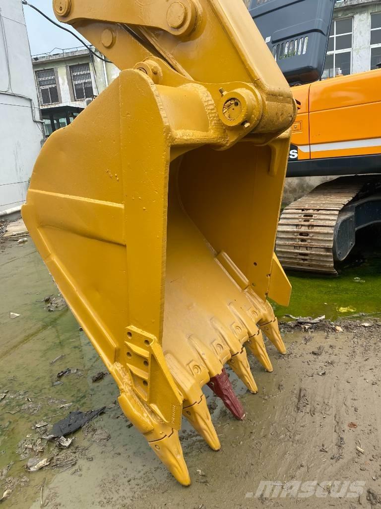 CAT 330 D Roomikekskavaatorid