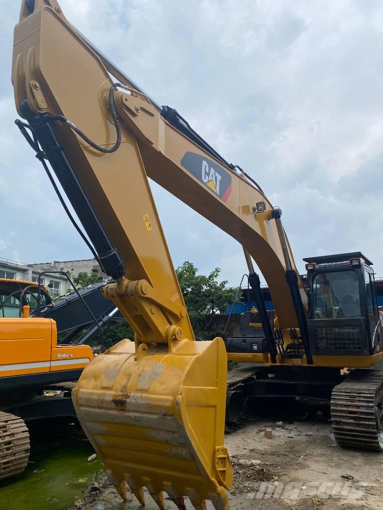 CAT 330 D Roomikekskavaatorid