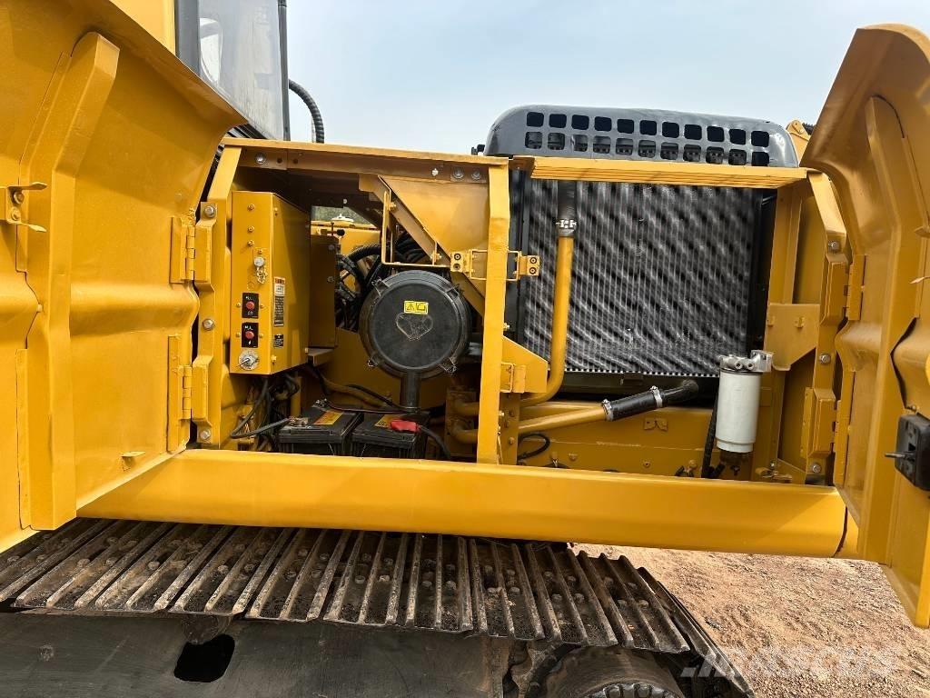 CAT 320B Roomikekskavaatorid