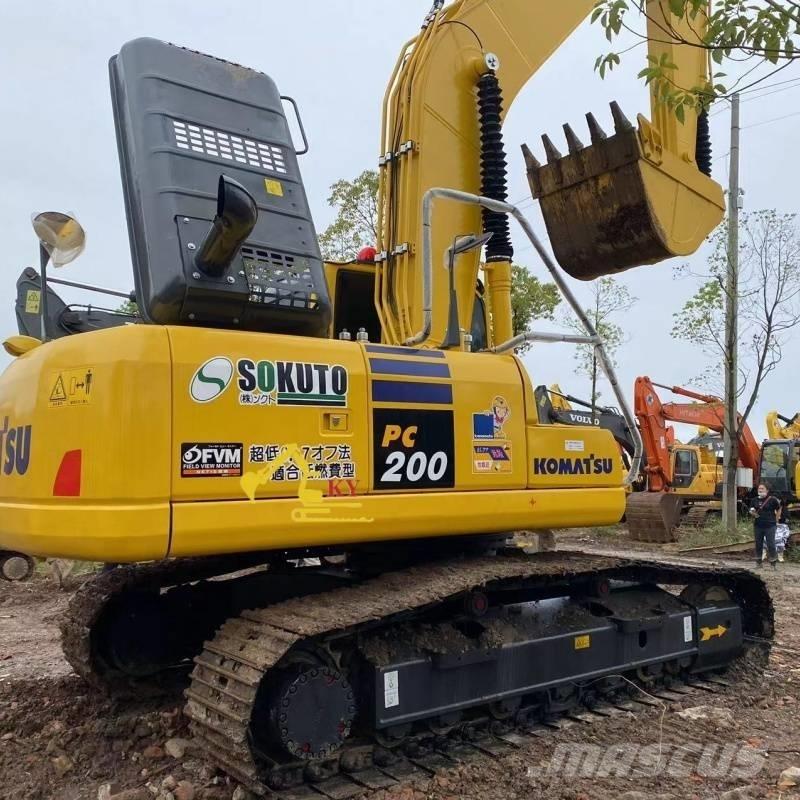 Komatsu PC 200 Roomikekskavaatorid
