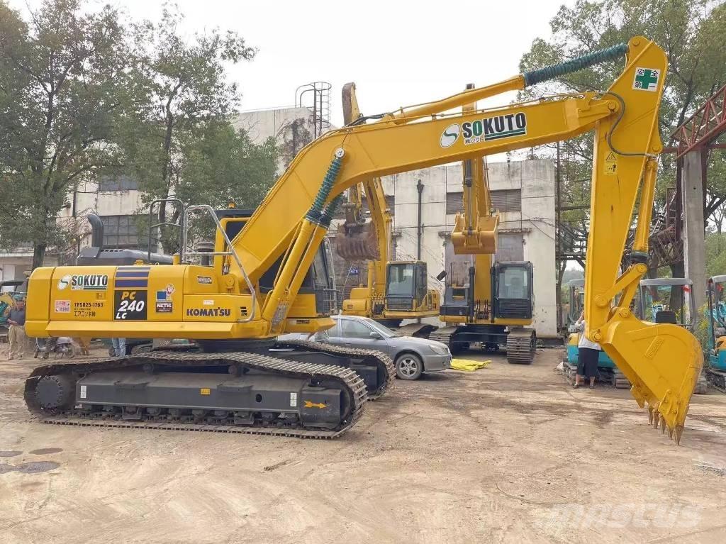 Komatsu PC240-8 Roomikekskavaatorid