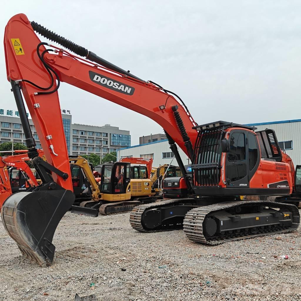 Doosan DX 225 LCA Roomikekskavaatorid