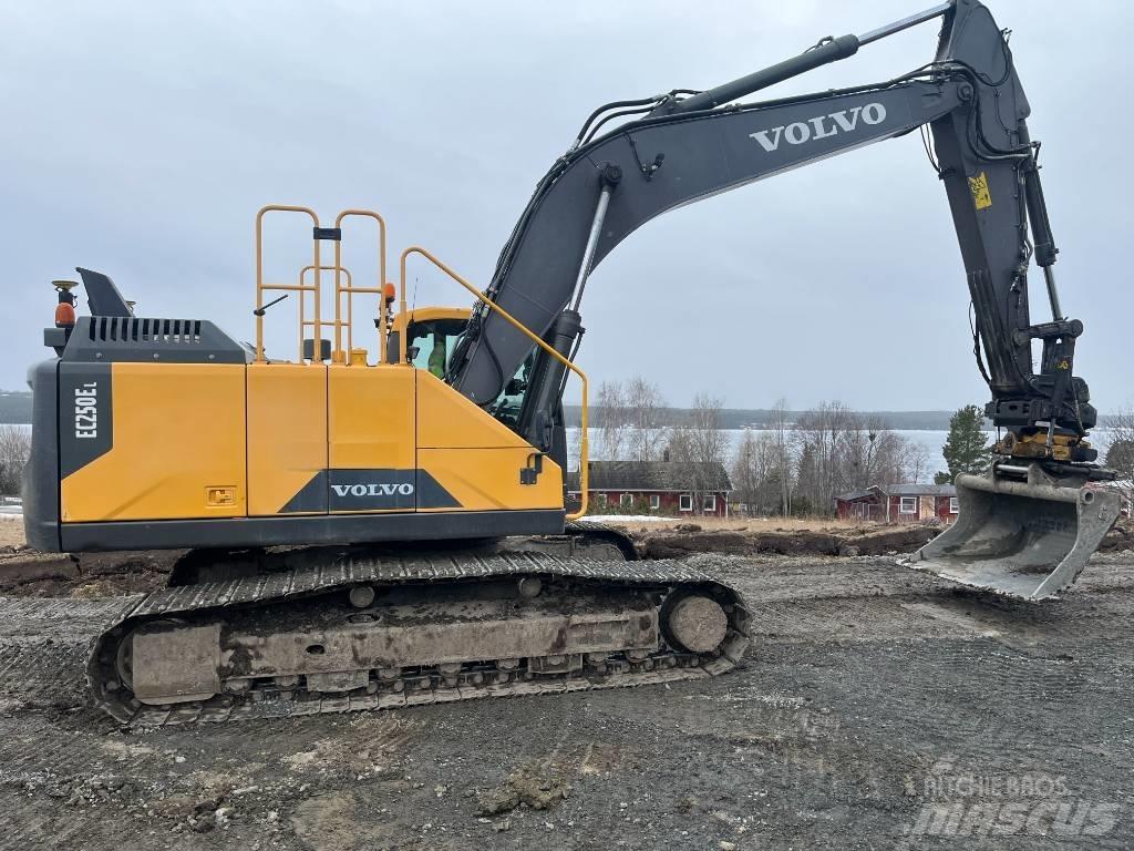 Volvo EC 250 EL Roomikekskavaatorid