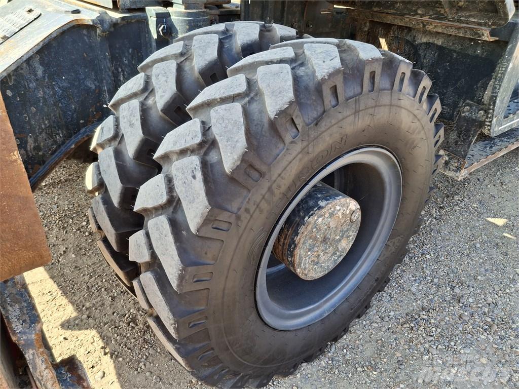 Hyundai HW 210 A Ratasekskavaatorid
