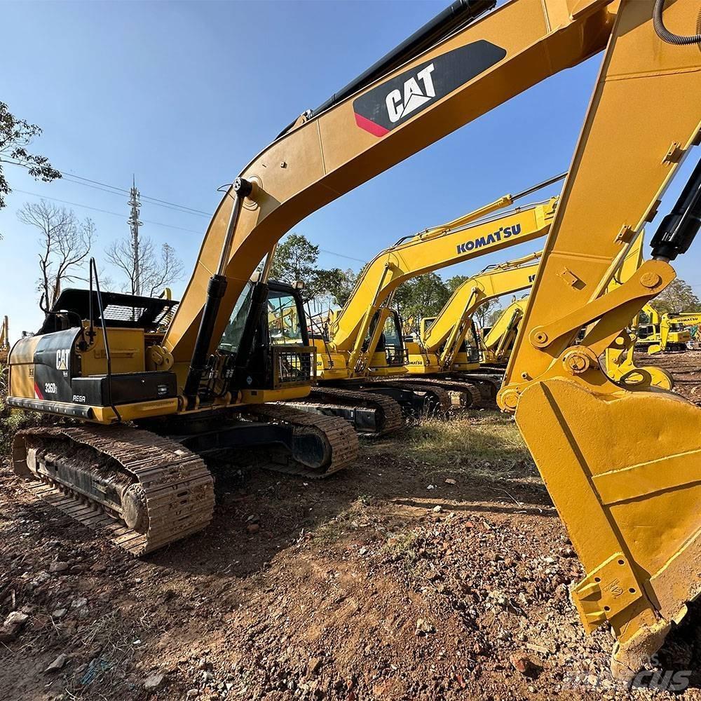 CAT 326D Roomikekskavaatorid