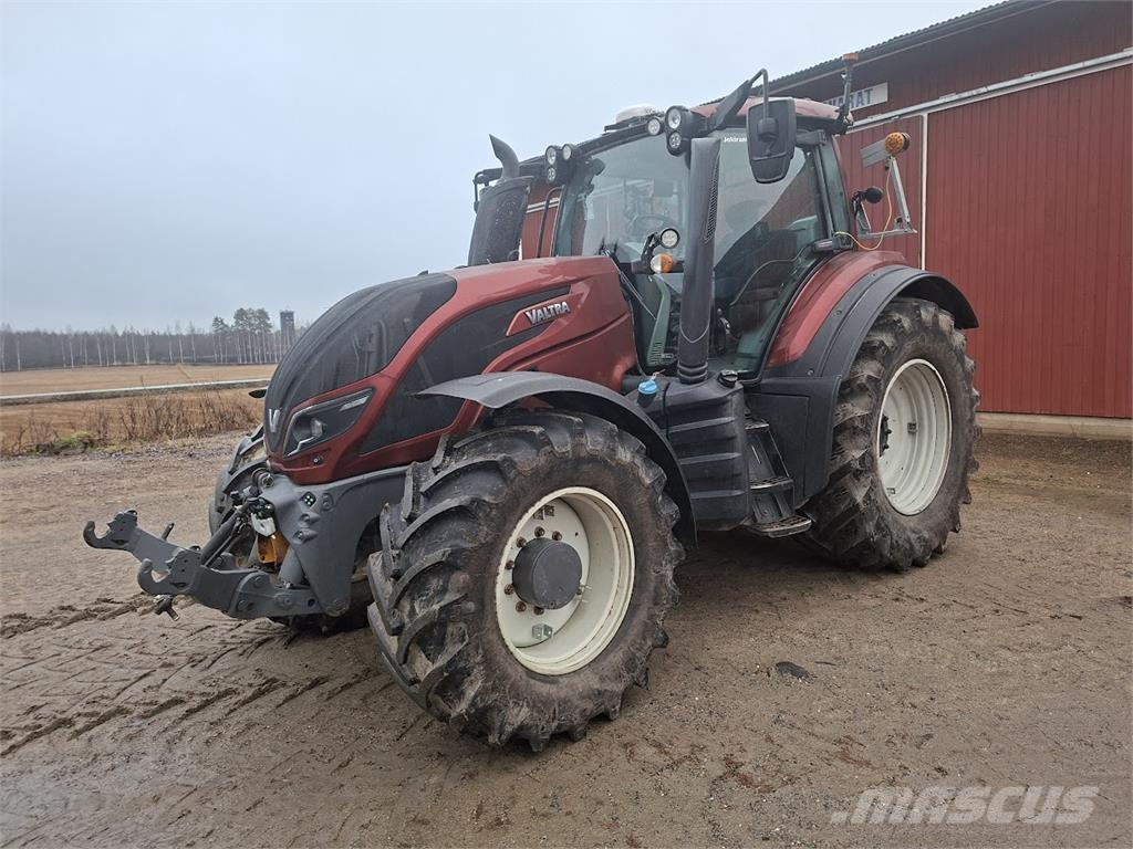 Valtra T154 Versu Traktorid