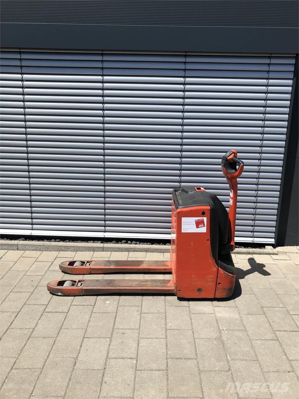 Linde T16 Järelkäidavad virnastajad
