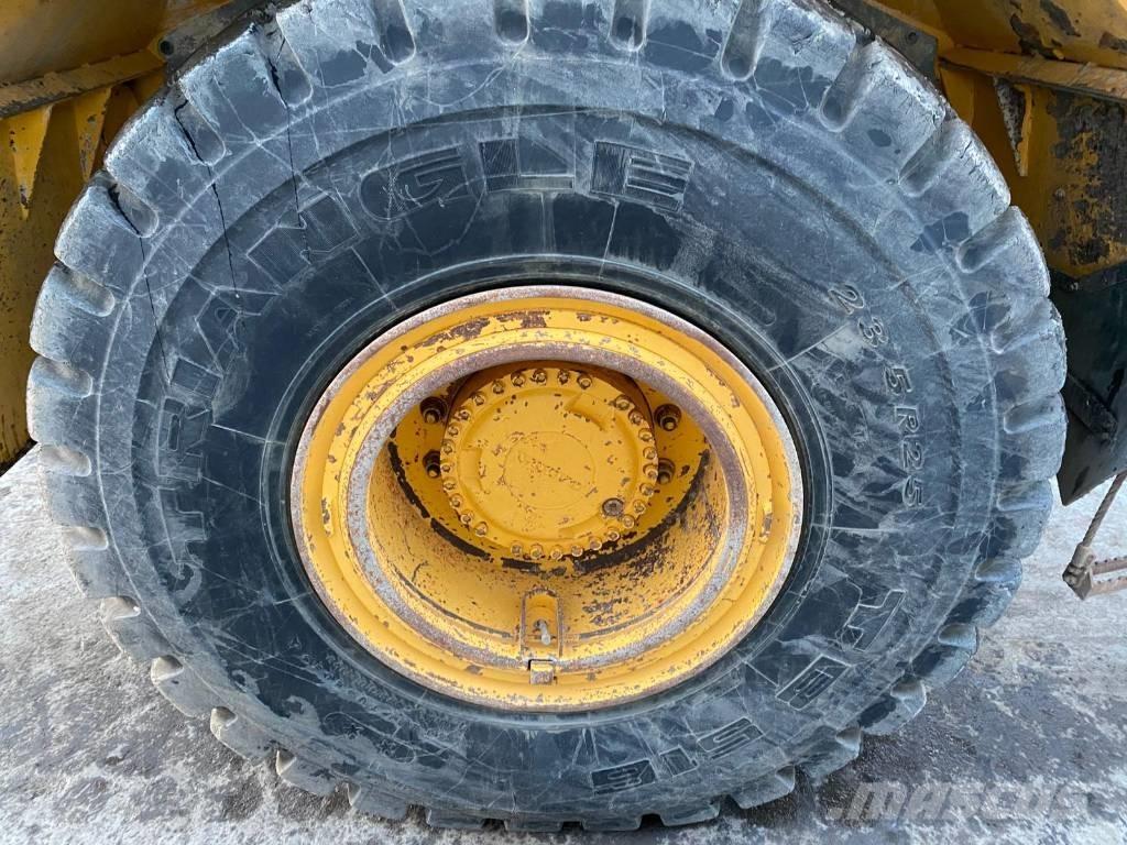 Volvo A 25 D Liigendraamiga pinnaseveokid