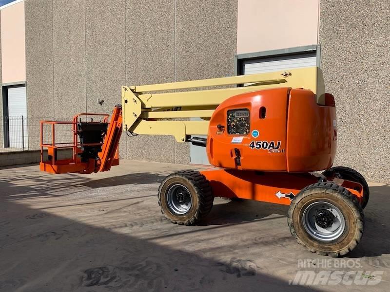 JLG 450 AJS II Iseliikuvad poomtõstukid