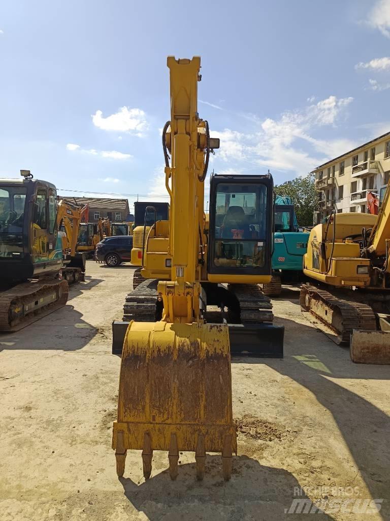 Komatsu PC 70 Roomikekskavaatorid