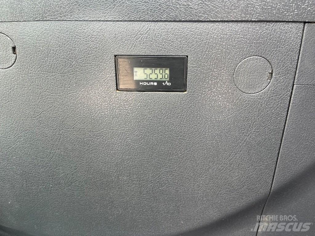 Hyundai HX140LC Roomikekskavaatorid