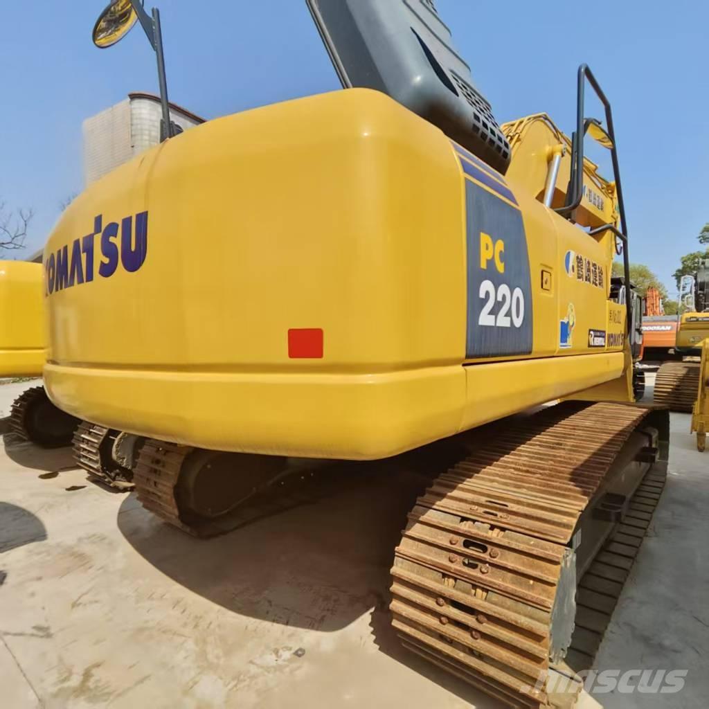 Komatsu PC 220 Roomikekskavaatorid
