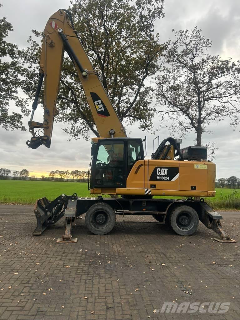 CAT MH 3024 Materjalikäitlusmasinad
