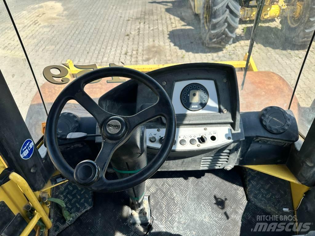Bomag BW 211 D-4 Ühe trumliga rullid