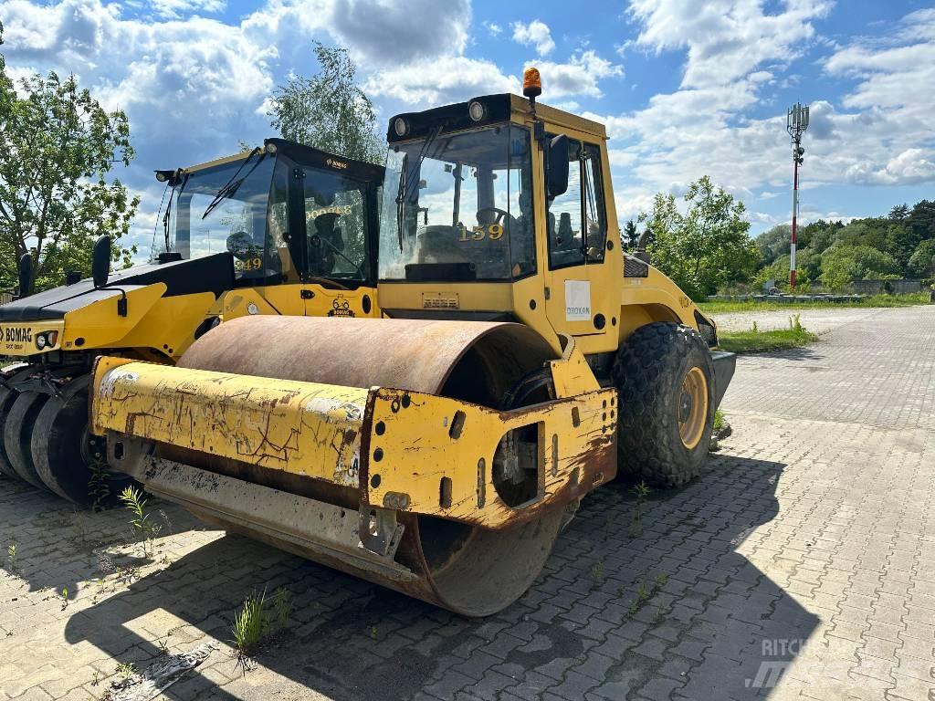 Bomag BW 211 D-4 Ühe trumliga rullid