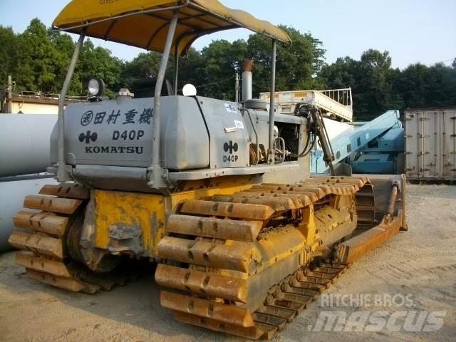 Komatsu D 40 P Buldooserid