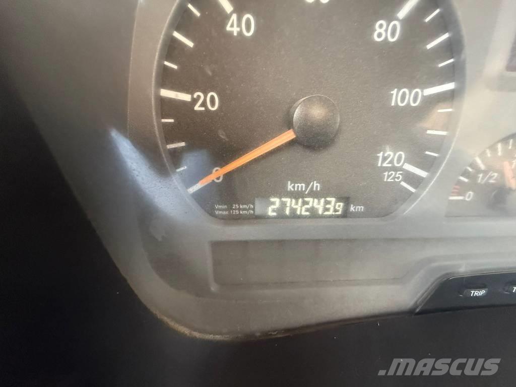 Mercedes-Benz 1833 Konksliftveokid