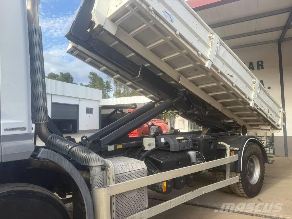 Mercedes-Benz 1833 Konksliftveokid