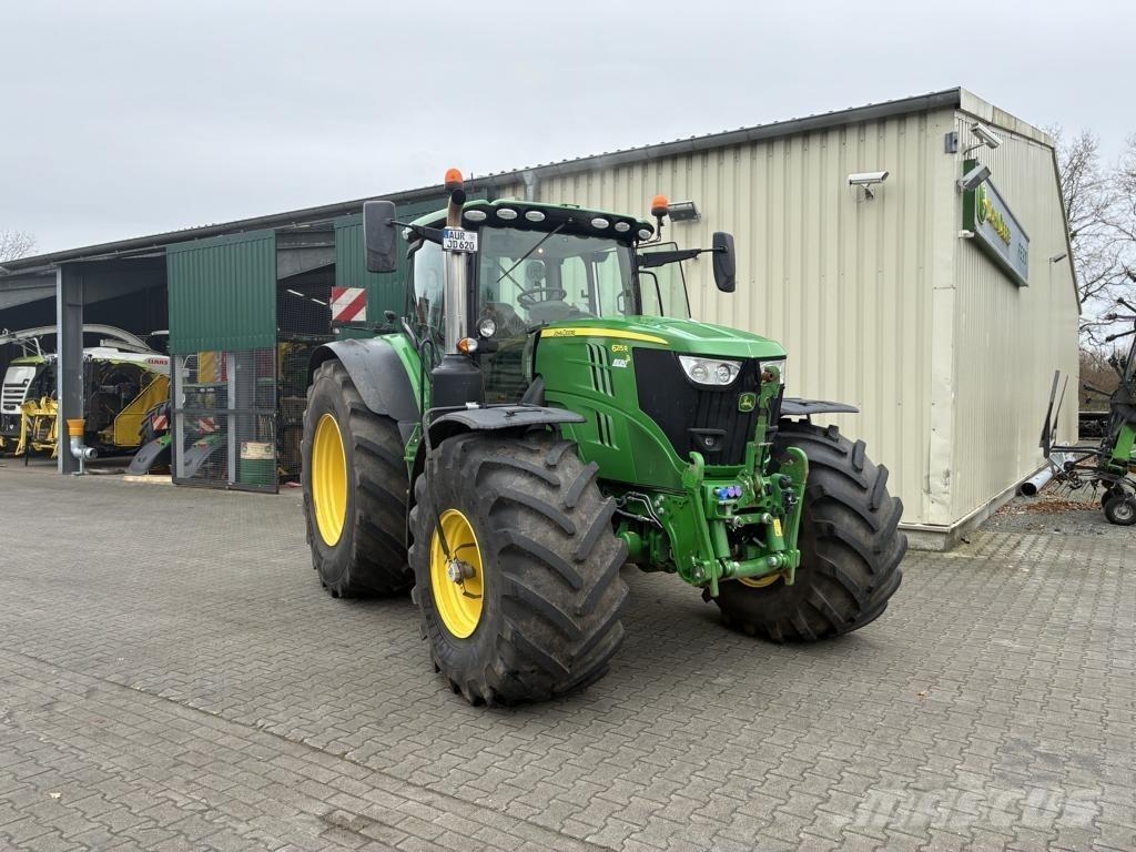 John Deere 6215 R Traktorid