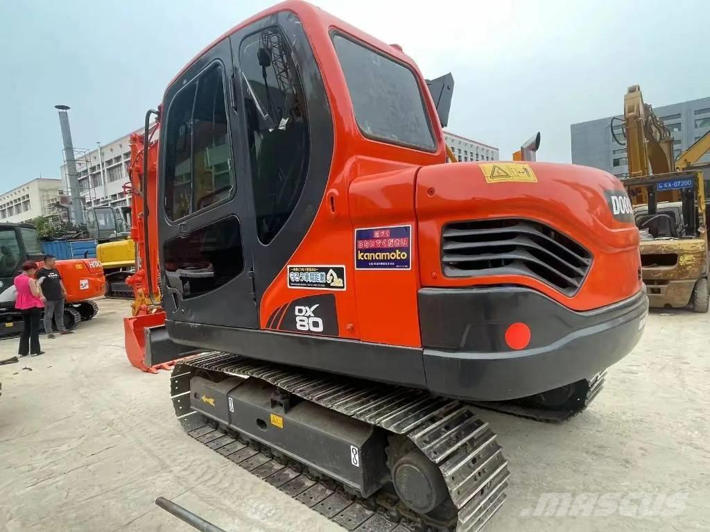 Doosan DX80 Väikeekskavaatorid 7t-12t