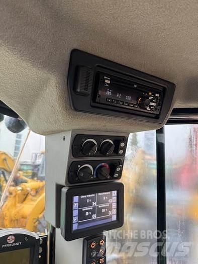CAT 966M Rataslaadurid