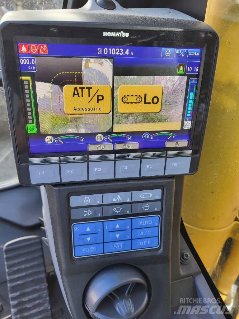 Komatsu PC210LC-11 Roomikekskavaatorid